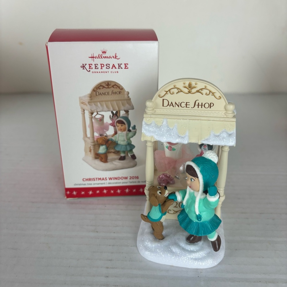 Hallmark/Members Exclusive/Christmas Window Series/Dance Shop-2016